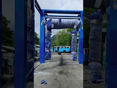 O cliente instalou a lavadora de ônibus com 3 escovas Kolon drive-through por conta própria, de acordo com o nosso manual!