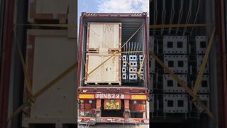 Kolon concluiu o carregamento de 2 contêineres de equipamentos para lavagem de carros, embarque a caminho do Paraguai!