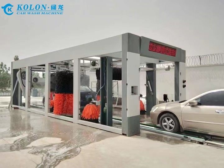 Máquina de lavagem de carro em túnel Kolon totalmente automática com 13 escovas com escovas de toque suave e sistema de água de alta pressão para limpeza profunda