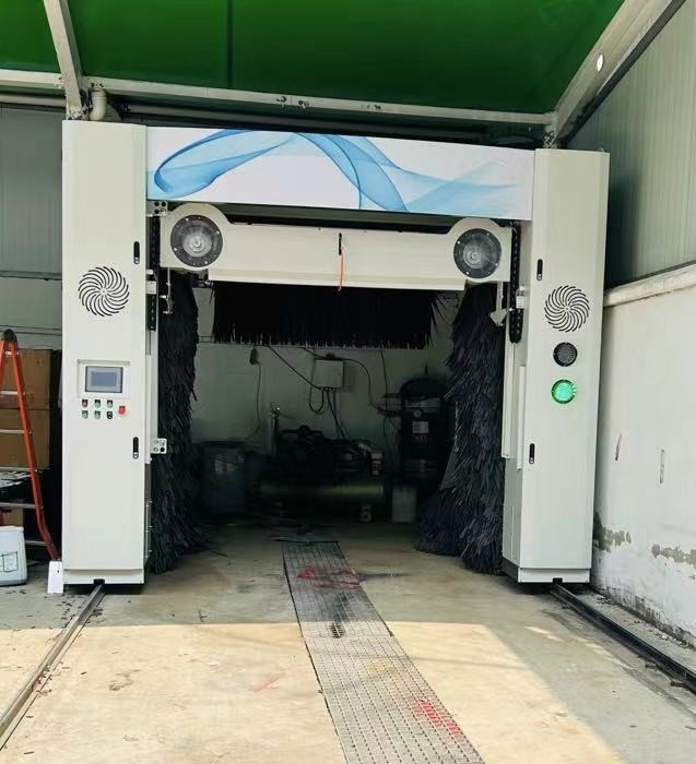 Máquina de lavagem de carro de garagem sistema de pulverização de água com cinco escovas 80-100L/carro