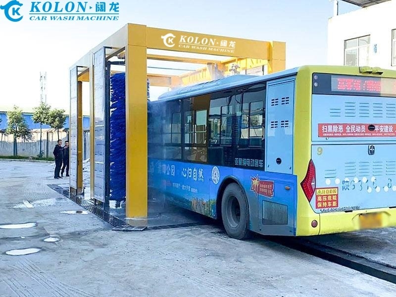 Máquina de limpeza automática de autocarro rápida e limpa KOLON com velocidade de limpeza de 2-3min/carro