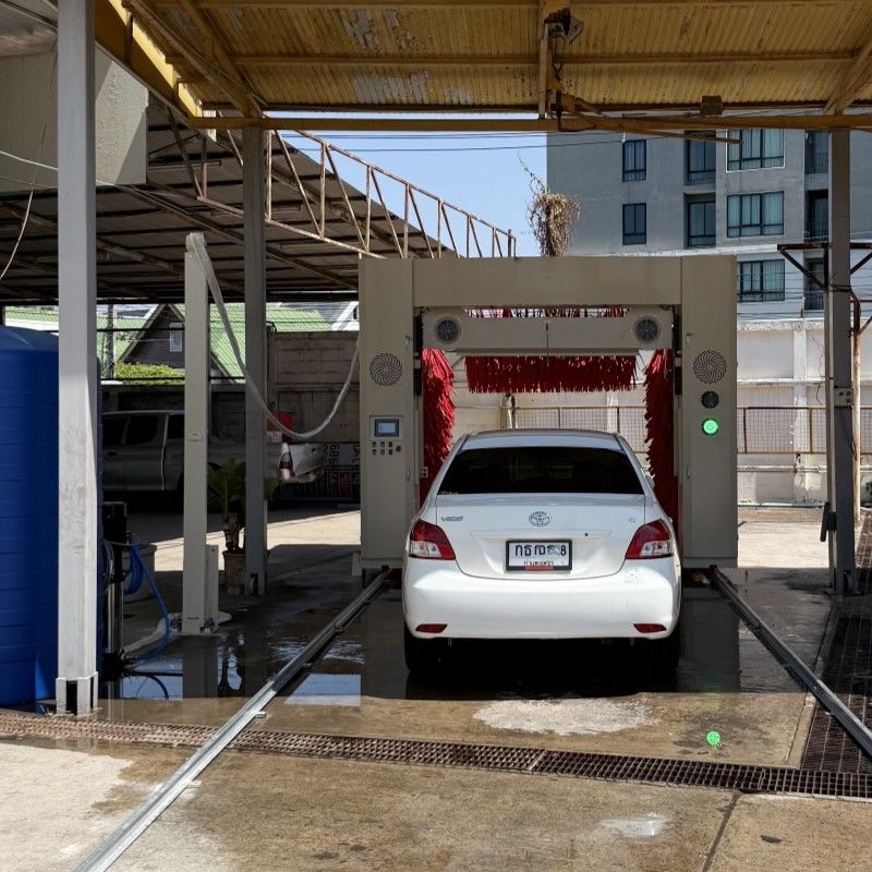 Estrutura de aço galvanizado a quente Kolon para durabilidade e resistência à corrosão na máquina de lavagem de carros de reviramento automático completo